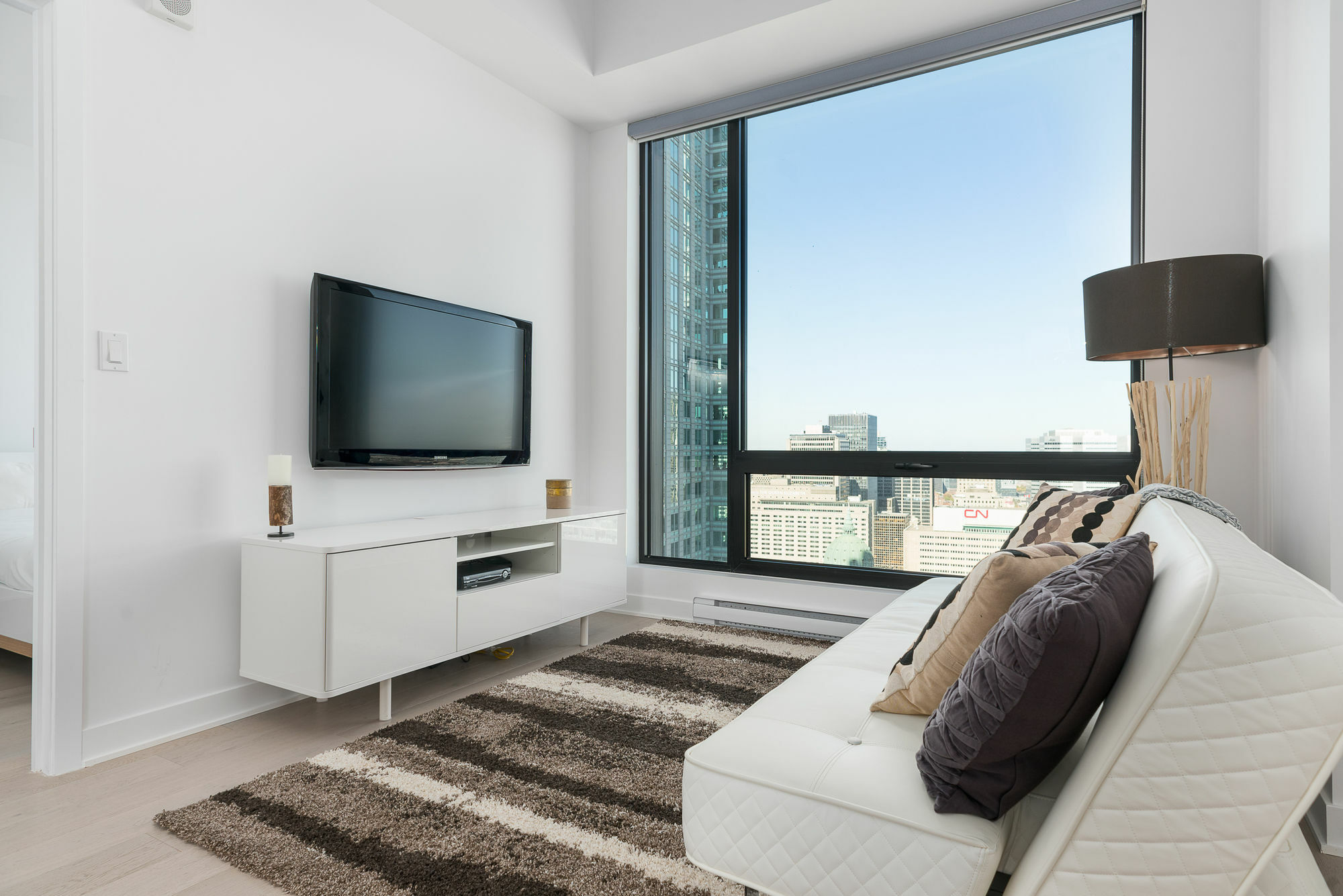 Apartment Posh 1br In Downtown Mtl By Sonder Montreal